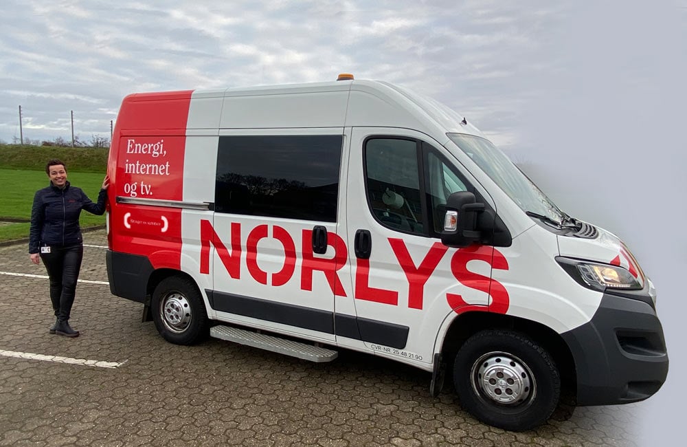 Bilreklame på Norlys-vogn